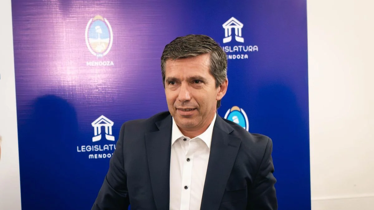 Abuso de autoridad y omisión: la denuncia contra un alfil de Cornejo por una banca