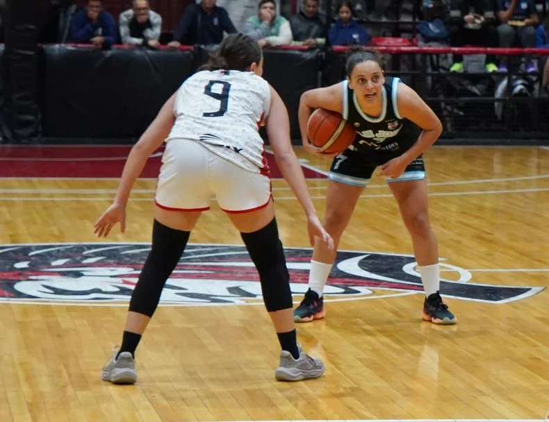 El clásico del básquet femenino fue para Atenas.