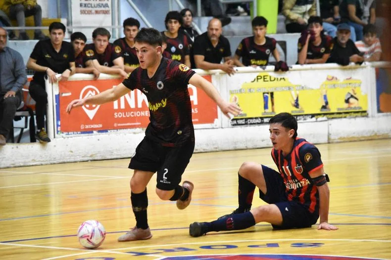 Mendoza volvi&oacute; a demostrar por qu&eacute; es el mejor del pa&iacute;s en f&uacute;tbol de sal&oacute;n.