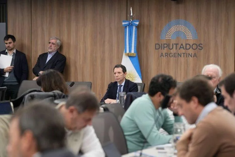 El secretario Pag&aacute;n aclar&oacute; que con lo hecho este mi&eacute;rcoles cumpli&oacute; ya con lo que le orden&oacute; el pleno.