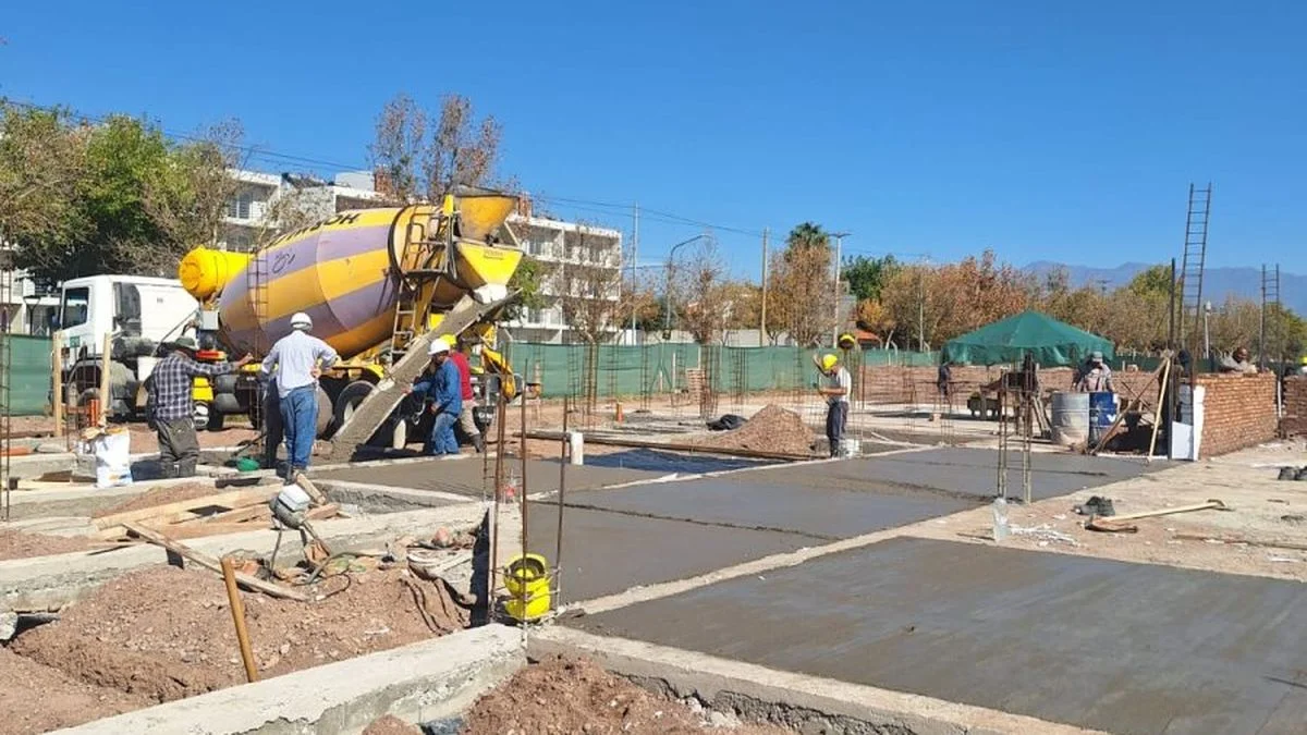 El Gobierno sale a promocionar obras de escuelas técnicas