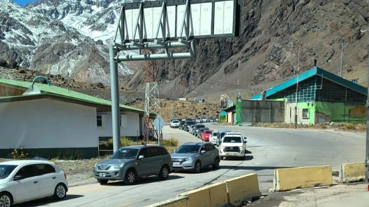 Hasta tres horas de demoras en el Paso Cristo Redentor: el pronóstico advierte mal tiempo