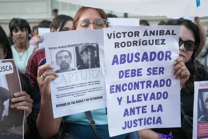 Rodríguez estuvo prófugo por abuso sexual.