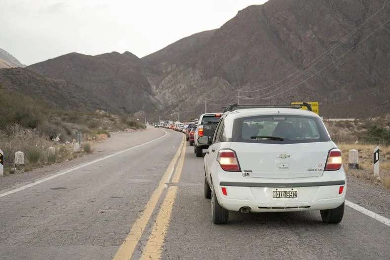 La jornada arrancó con un caravanazo en las rutas desde las 3 am hacia Uspallata en contra de San Jorge.