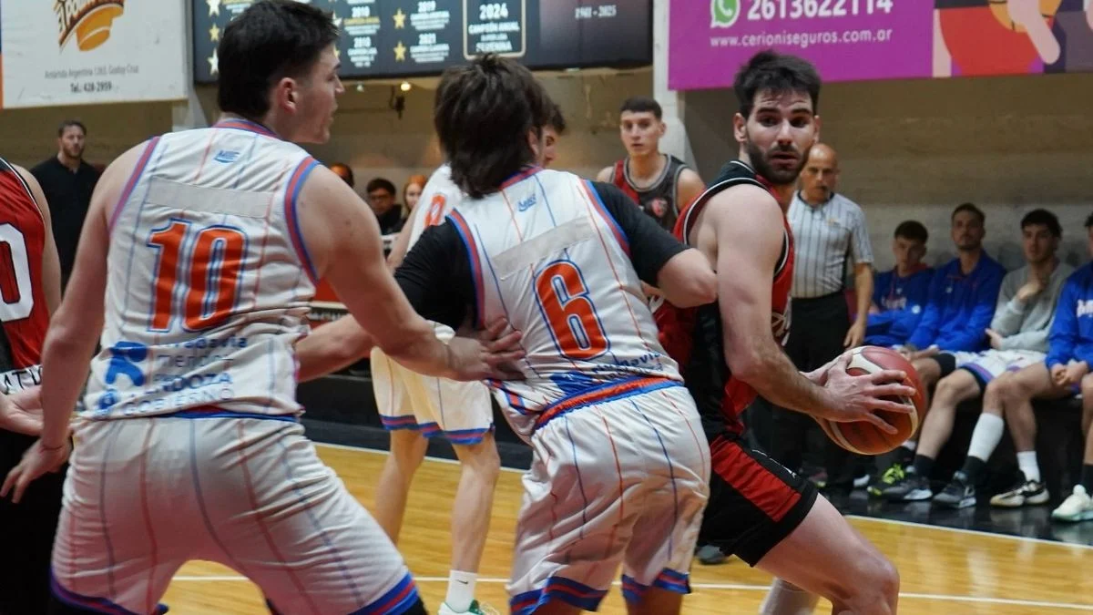El Apertura de Básquet masculino tiene cima al rojo vivo