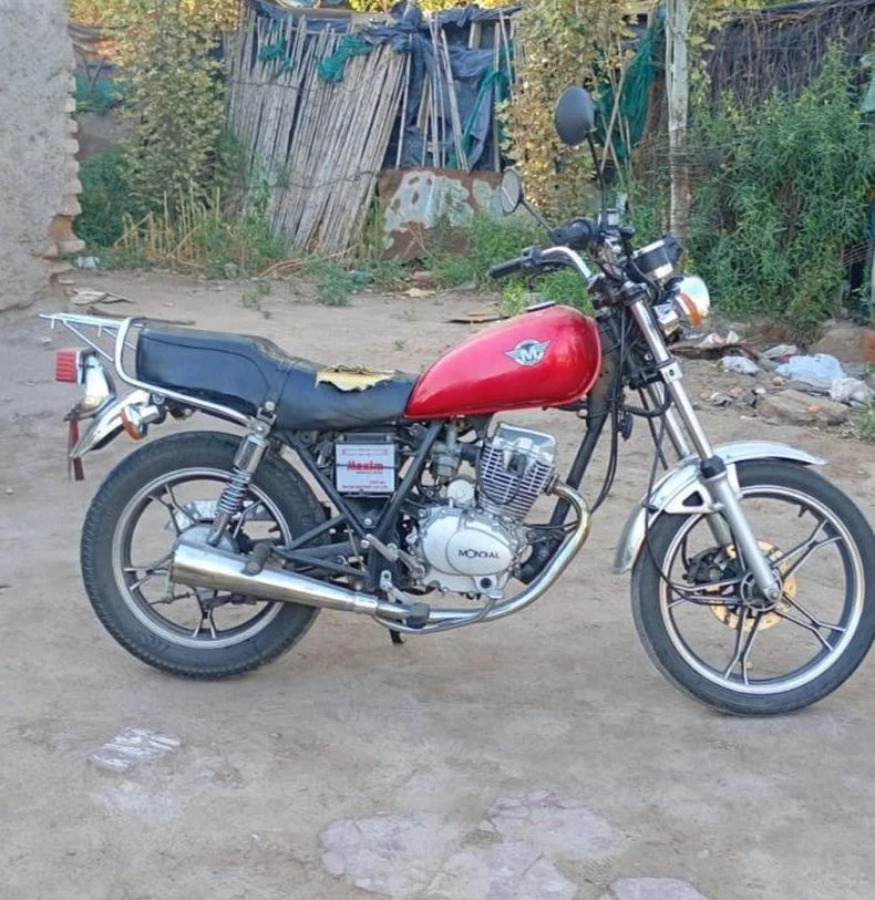 Moto con pedido de secuestro detectada en uno de los allanamientos