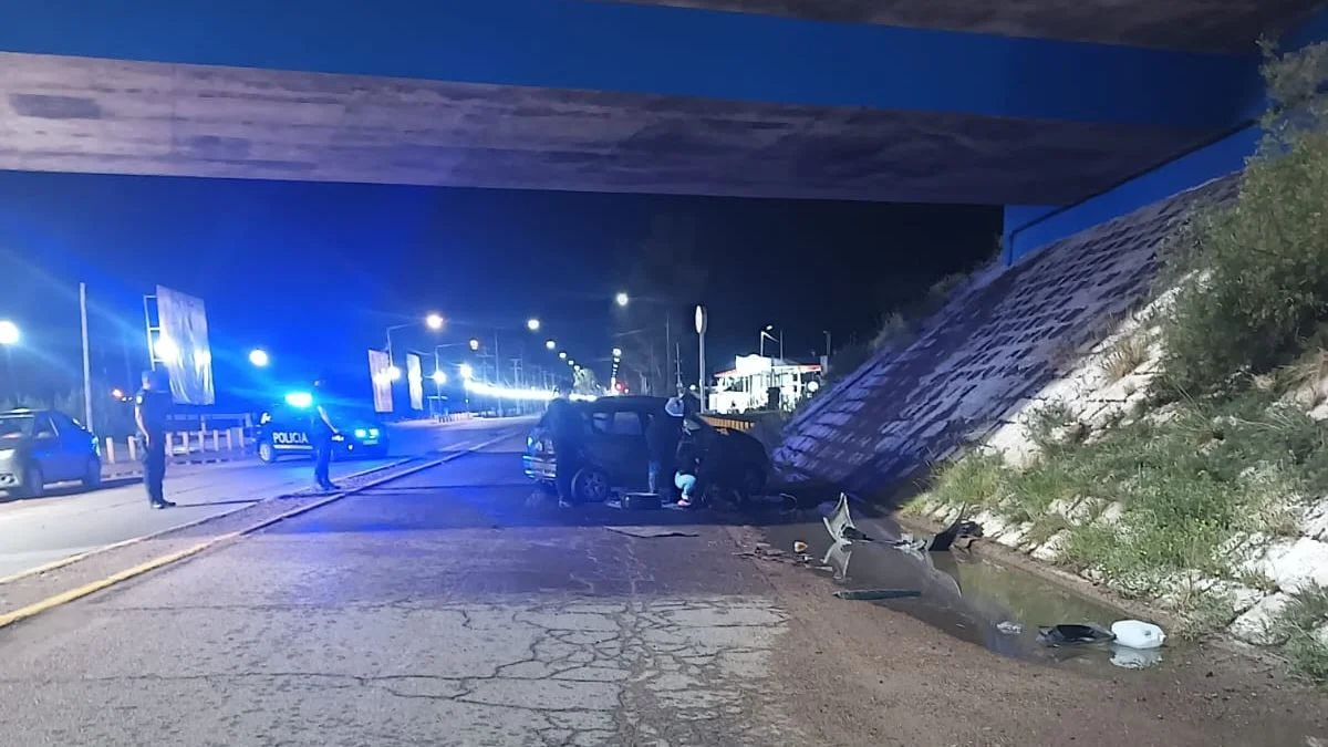 Accidente fatal en San Martín: un joven murió tras chocar contra el paredón de un puente en la ruta 7