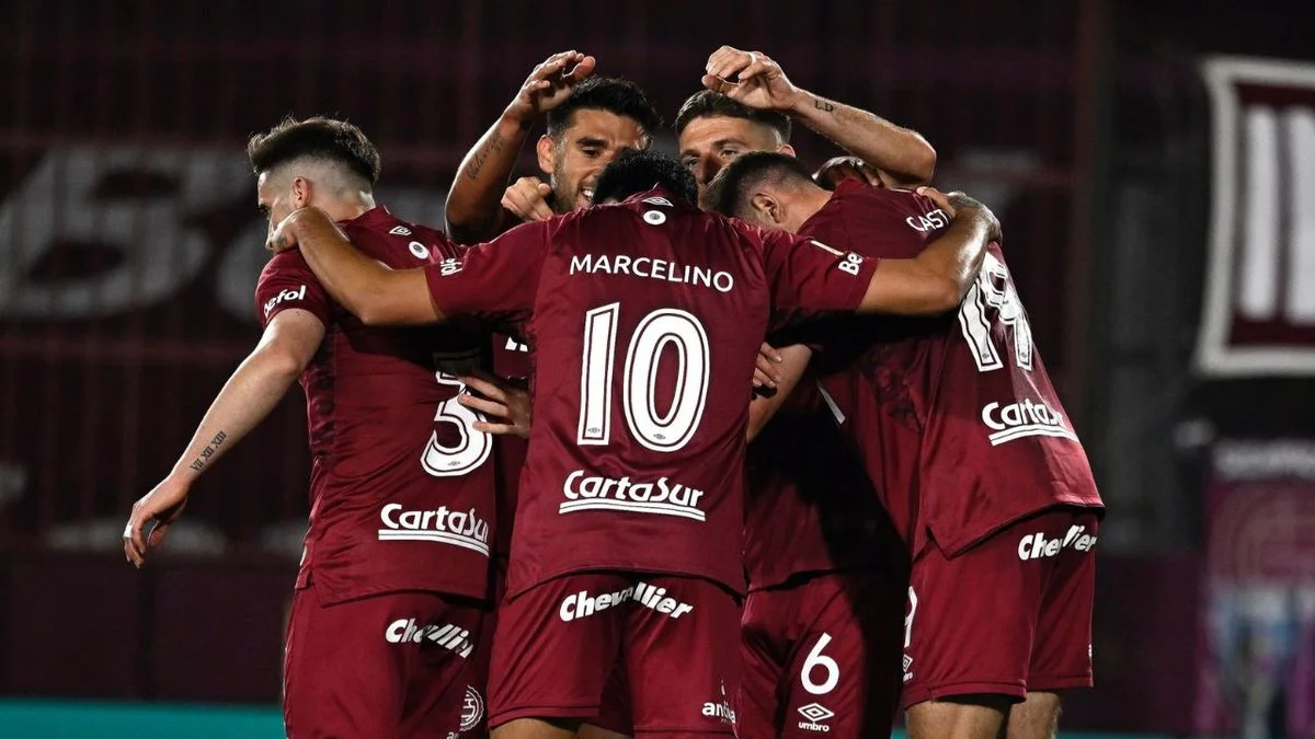 Lanús quiere hacerse fuerte en La Fortaleza y recibe a la "U" por un lugar en la final de la Copa Sudamericana