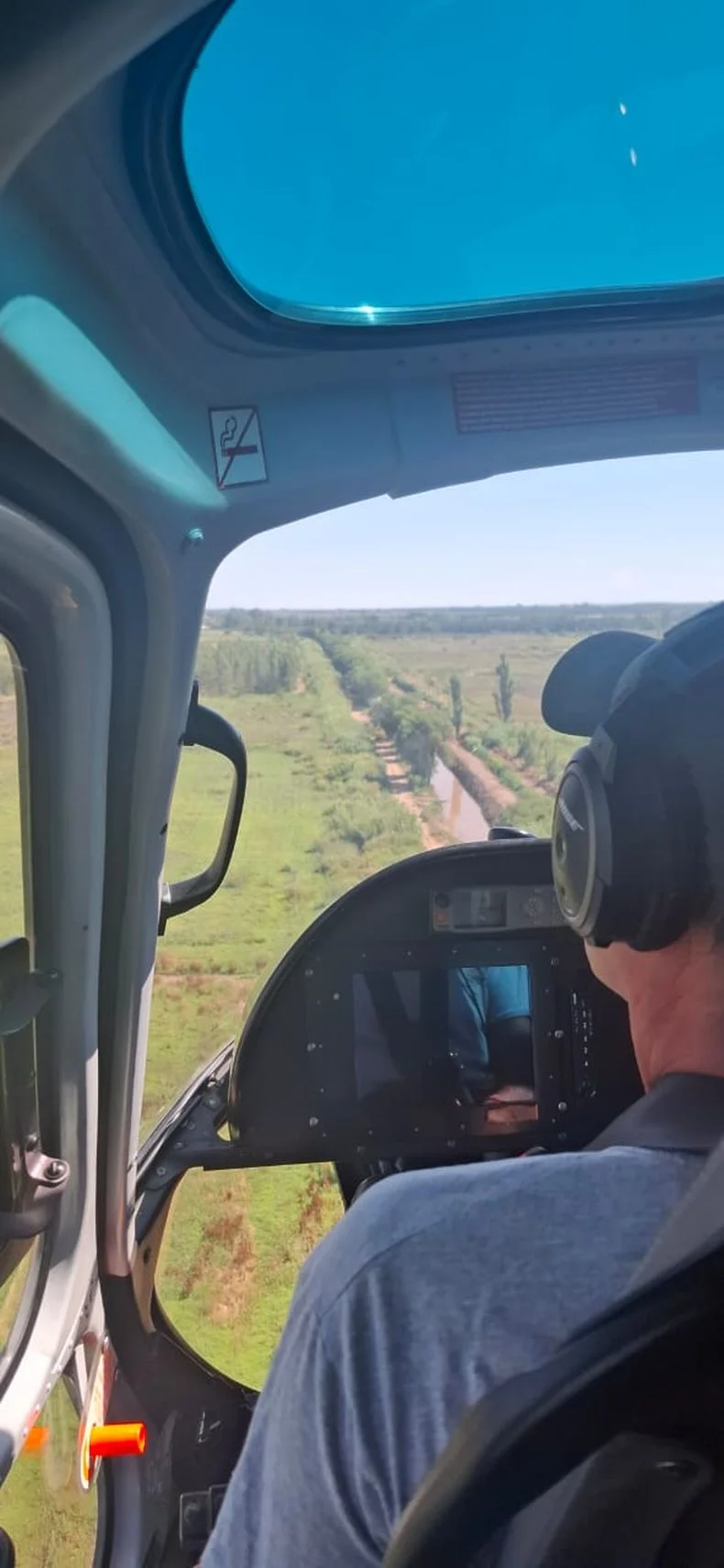 El helic&oacute;ptero Halc&oacute;n sobrevuela el zanj&oacute;n&nbsp;