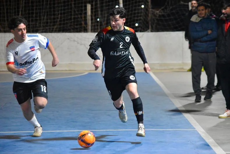 Se disputaron varios compromisos correspondientes a la cuarta fecha del fútbol de salón.
