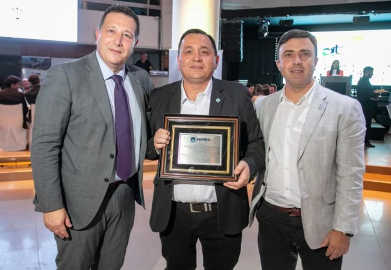 El presidente de ADIMRA, Elio Del R&eacute;, junto al presidente y el vicepresidente 1&deg; de ASINMET, Fabi&aacute;n Sol&iacute;s y Mariano Guizzo, respectivamente.