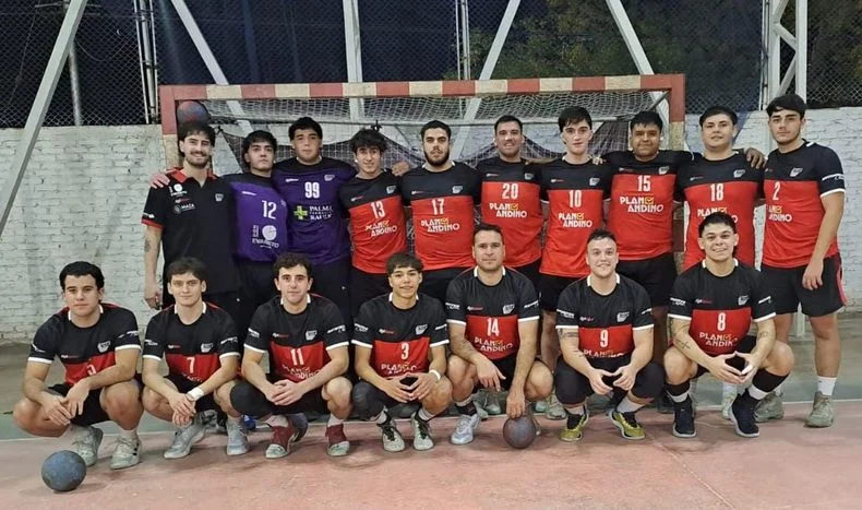 Lautaro Cortés, el mendocino que jugará el Mundial de balonmano U19 en Egipto.