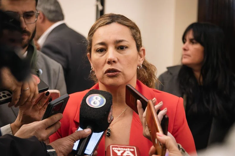 La senadora Adriana Cano, jefa de bloque del PJ.