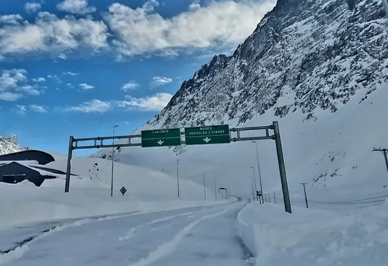 paso-internacional-los-libertadores-paso-chile-nievejpeg