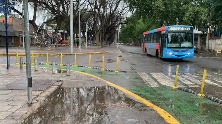 Suspendieron las clases en Mendoza por el viento Zonda y así será la actividad