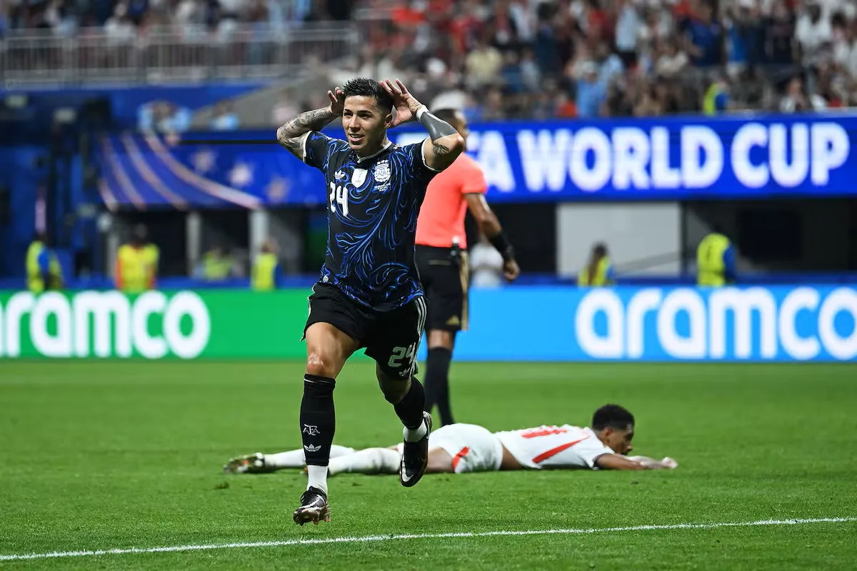Messi, Paredes y Lisandro: las repercusiones tras la celebración con la bandera de Malvinas