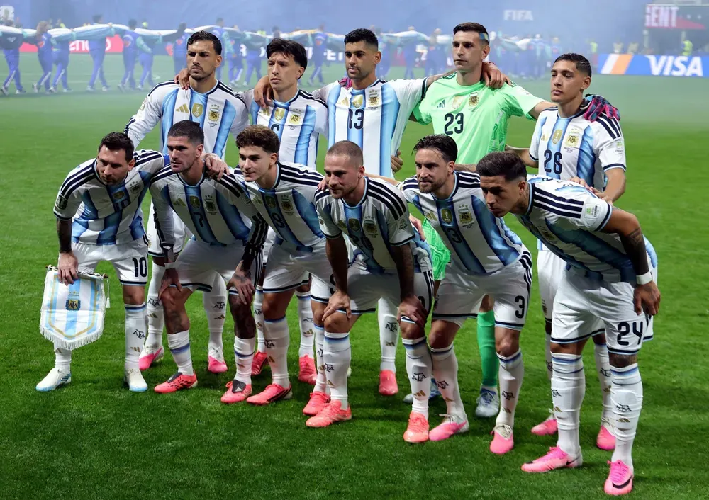 La FIFA confirmó las camisetas para la final: conocé cómo jugarán Argentina y España