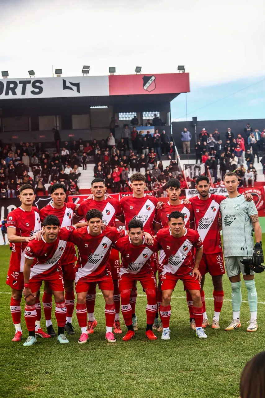 Con el debut de Enzo Pérez, Maipú igualó con San Martín de Tucumán