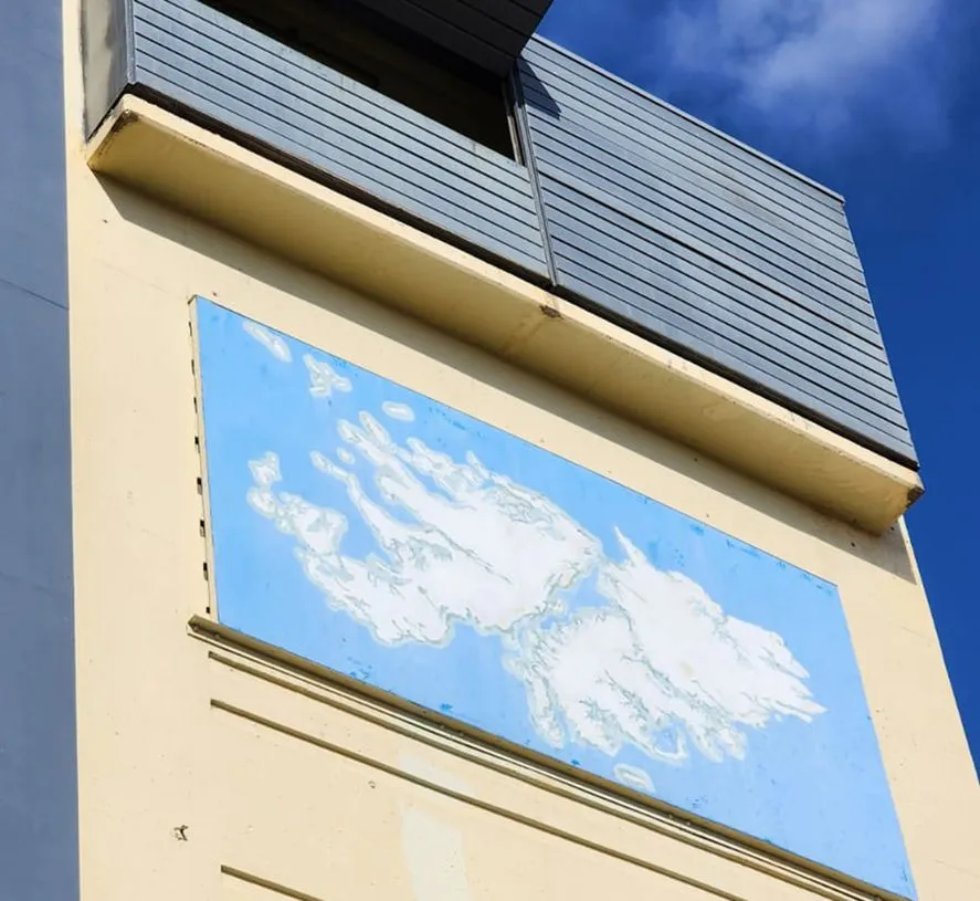 Un proyecto del PJ busca que los edificios públicos tengan la leyenda: “Las Malvinas son Argentinas”