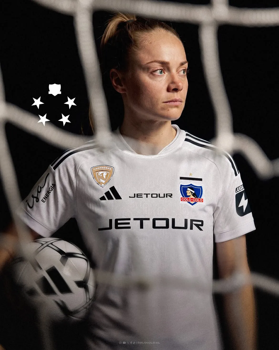 Estefanía Banini fue presentada en Colo Colo
