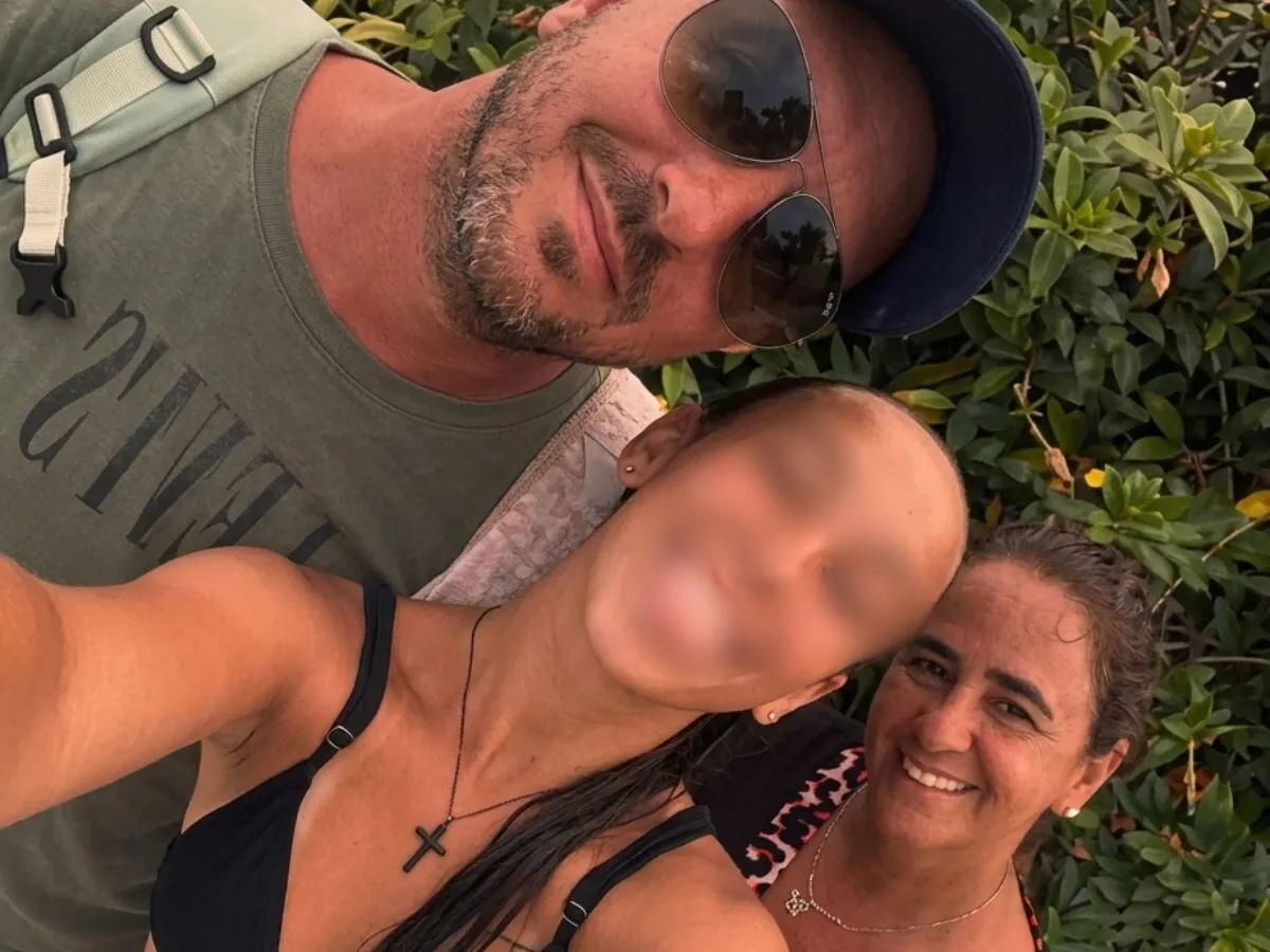 El doloroso adiós de la adolescente a sus padres fallecidos 