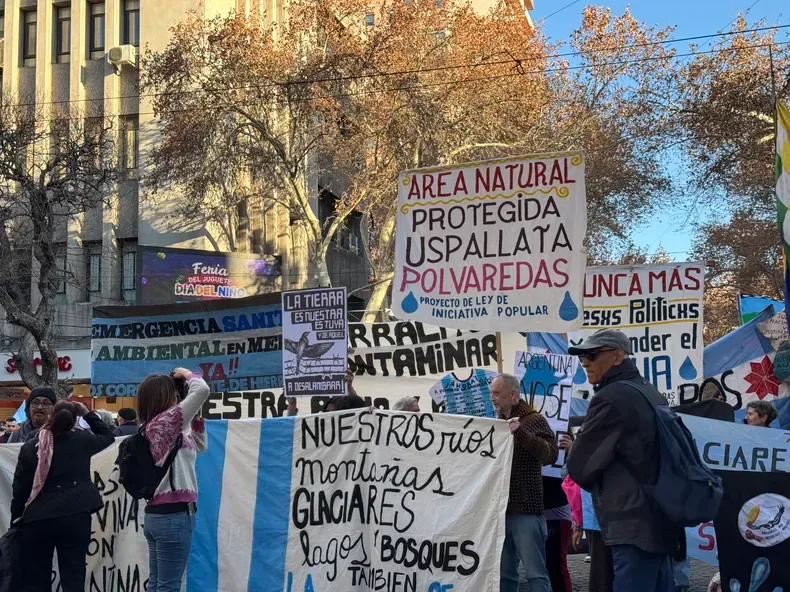 Mendoza marchó contra la Ley de Propiedad Privada que debate el Senado