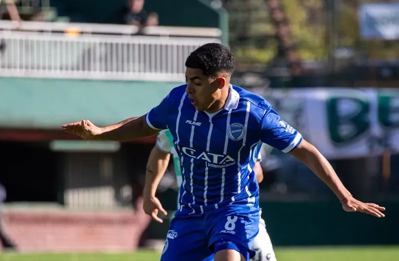 Godoy Cruz venció a Ferro, rompió la racha y sigue subiendo