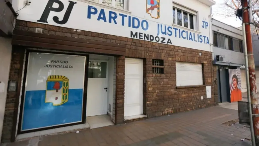 El PJ de Mendoza acomoda sus complicaciones puertas adentros 