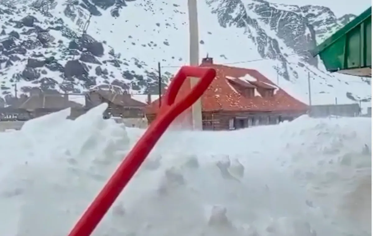 las-cuevas-nieve-nevadas-alta-montana