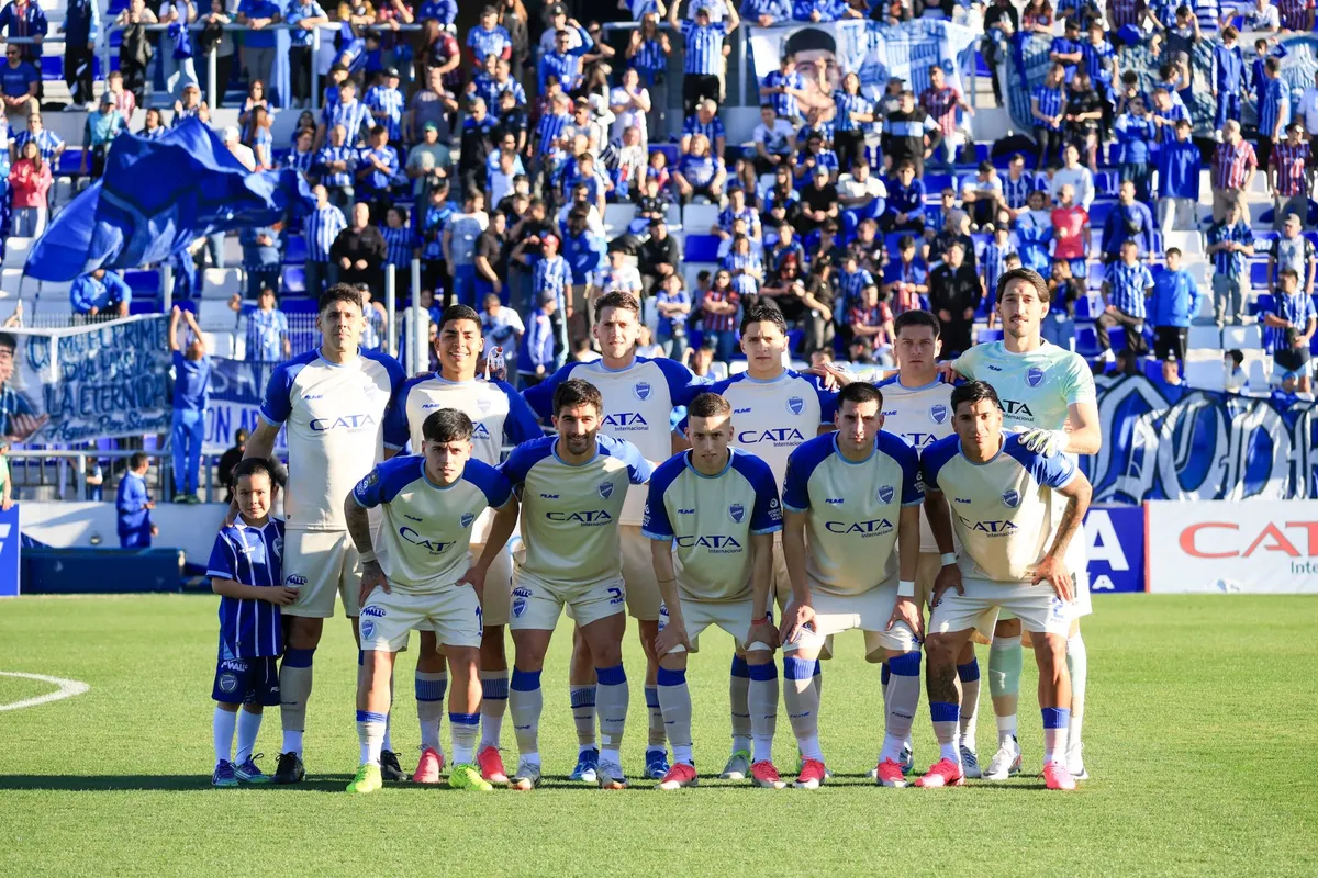 Godoy Cruz goleó a San Telmo y volvió a sonreír