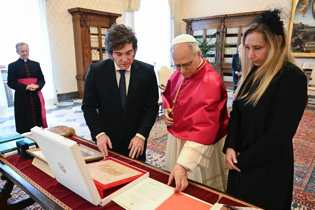 Javier Milei celebró la visita del papa León XIV a la Argentina: "Será un hecho histórico"