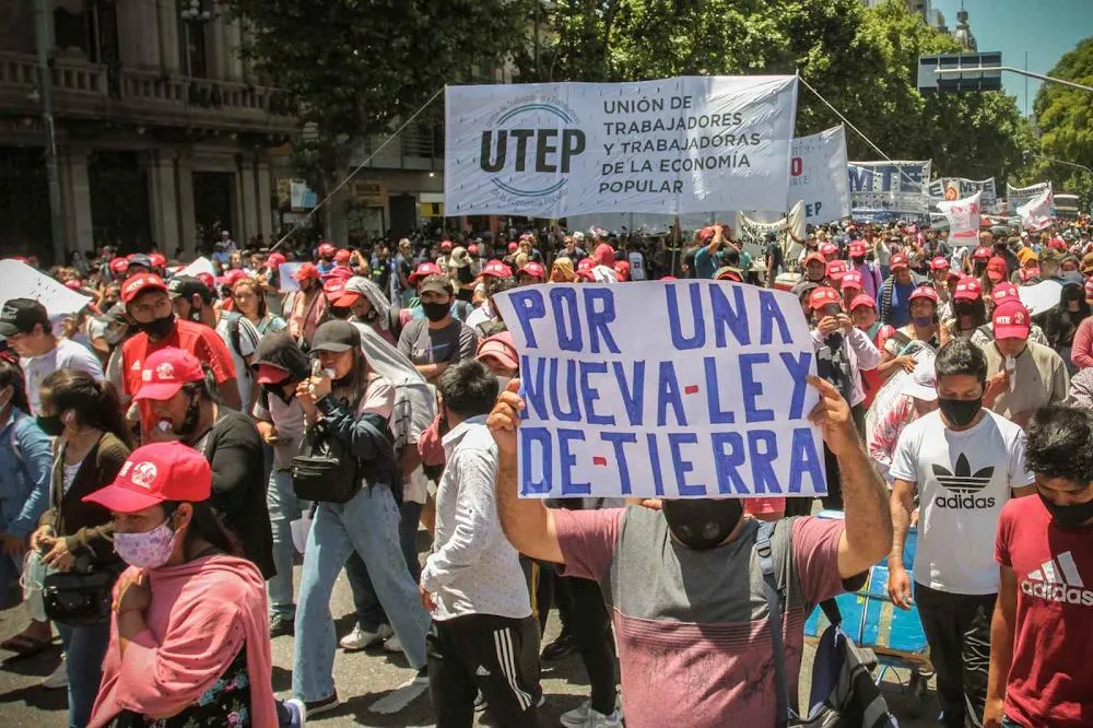 Congreso, Justicia y calle, los tres frentes de la disputa por la Ley de Tierras