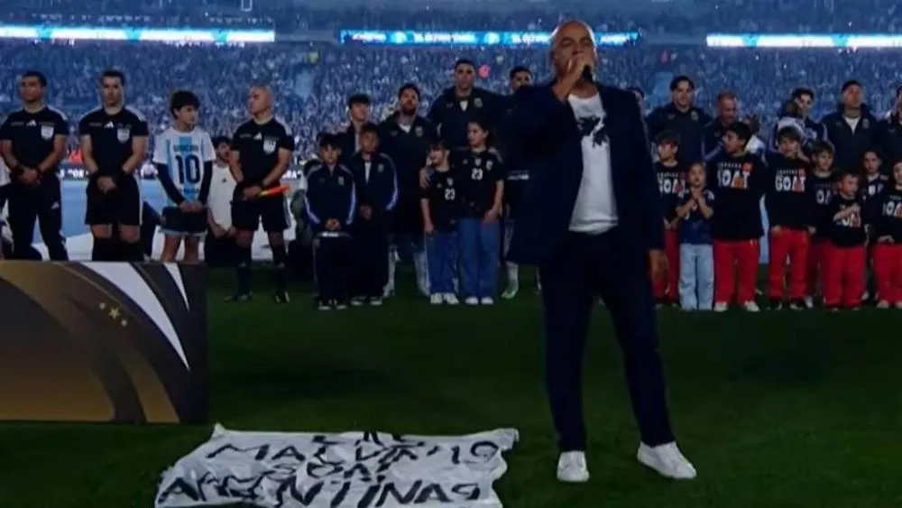 The Sun reclama sanciones por la bandera de Malvinas en la despedida de Messi