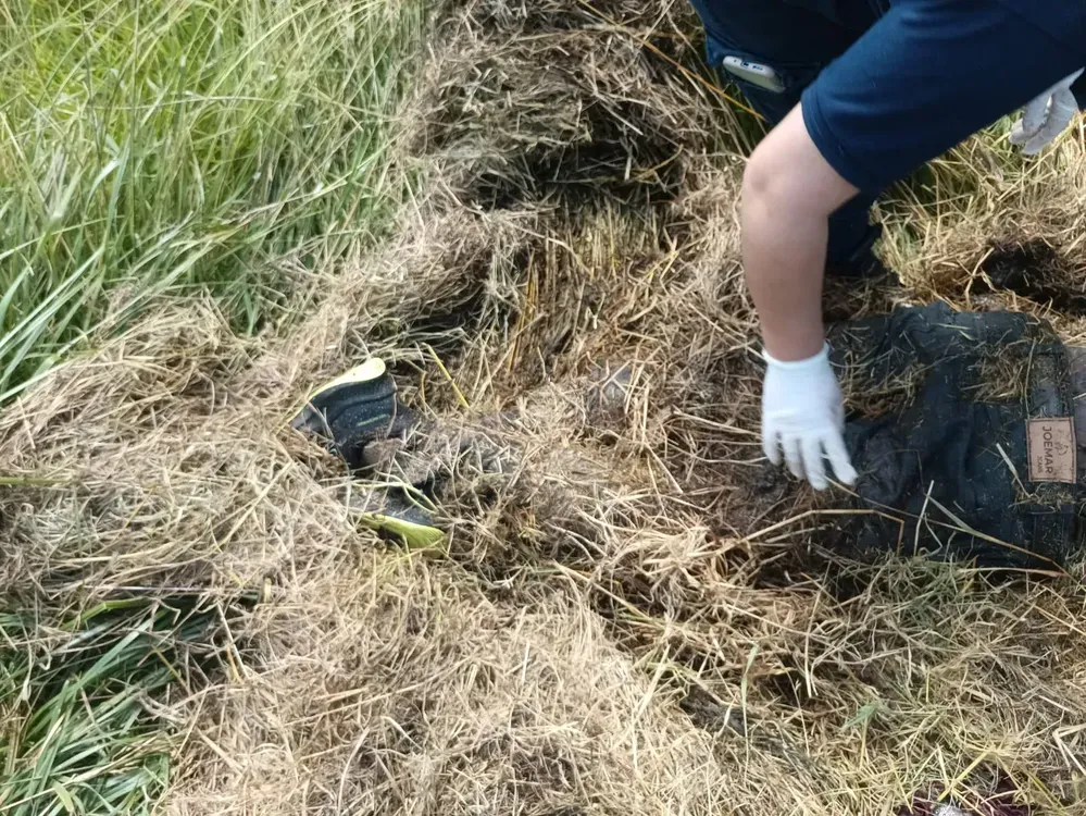 Operarios demolían una antena y encontraron restos humanos